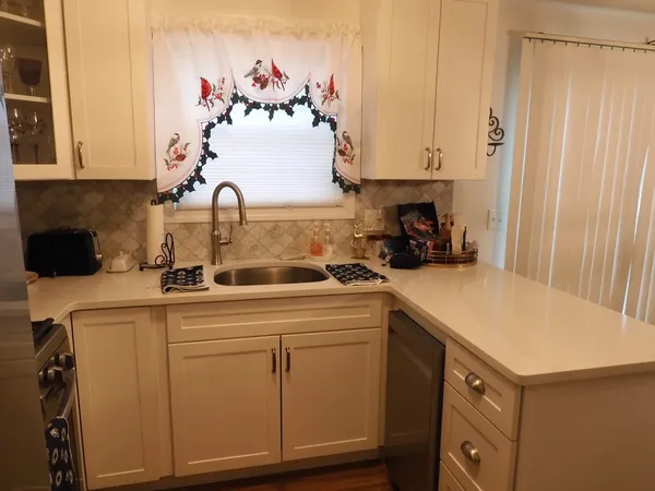 $334,900 | 945 Riverside Drive, Unit 5B, Methuen, MA 01844