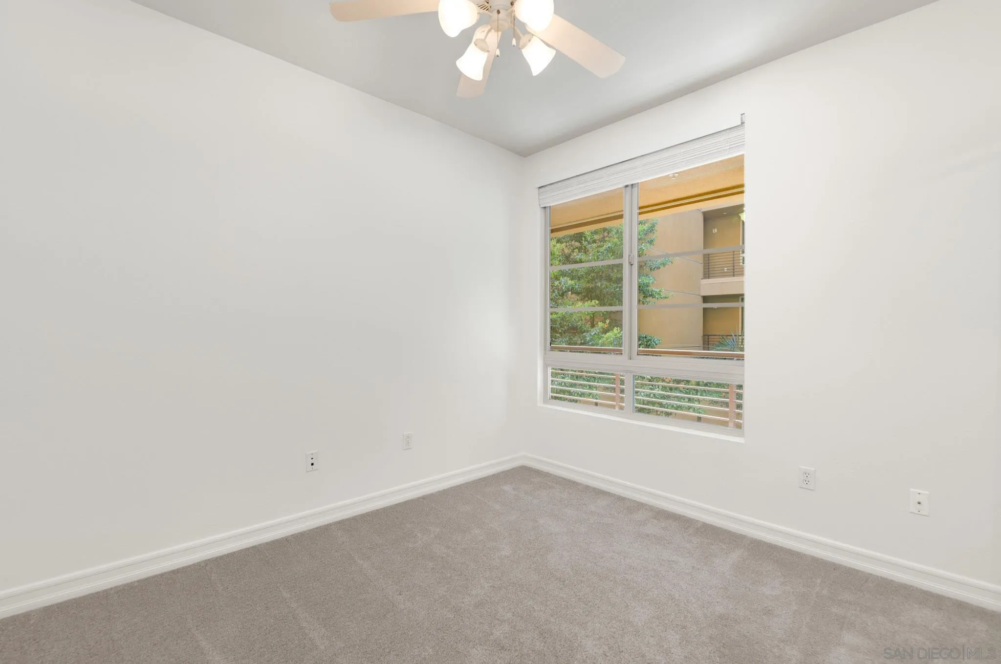 1465 C Street, Unit 3301 San Diego, CA 92101 - Photo 15 of 31 an empty room with a window