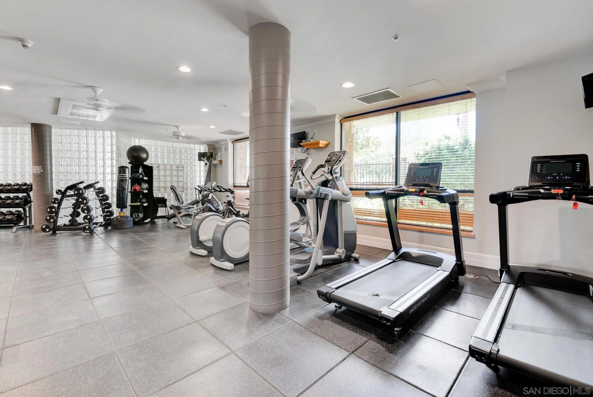 1465 C Street, Unit 3301 San Diego, CA 92101 - Photo 26 of 31 a view of a room with gym equipment