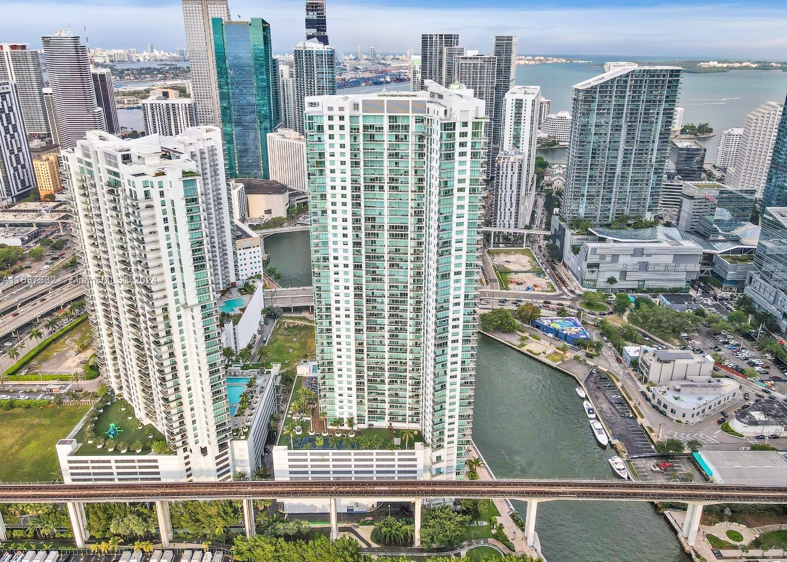 92 Southwest 3rd Street, Unit 1505 Miami, FL 33130 - Photo 26 of 37 a view of a city with tall buildings