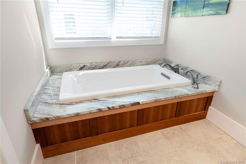 28 Gibson Road Asheville, NC 28804 - Photo 11 of 31 Gallery Image 11