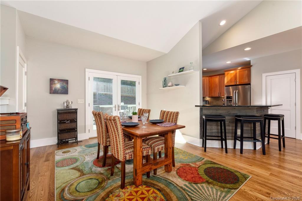 28 Gibson Road Asheville, NC 28804 - Photo 8 of 31 Gallery Image 8