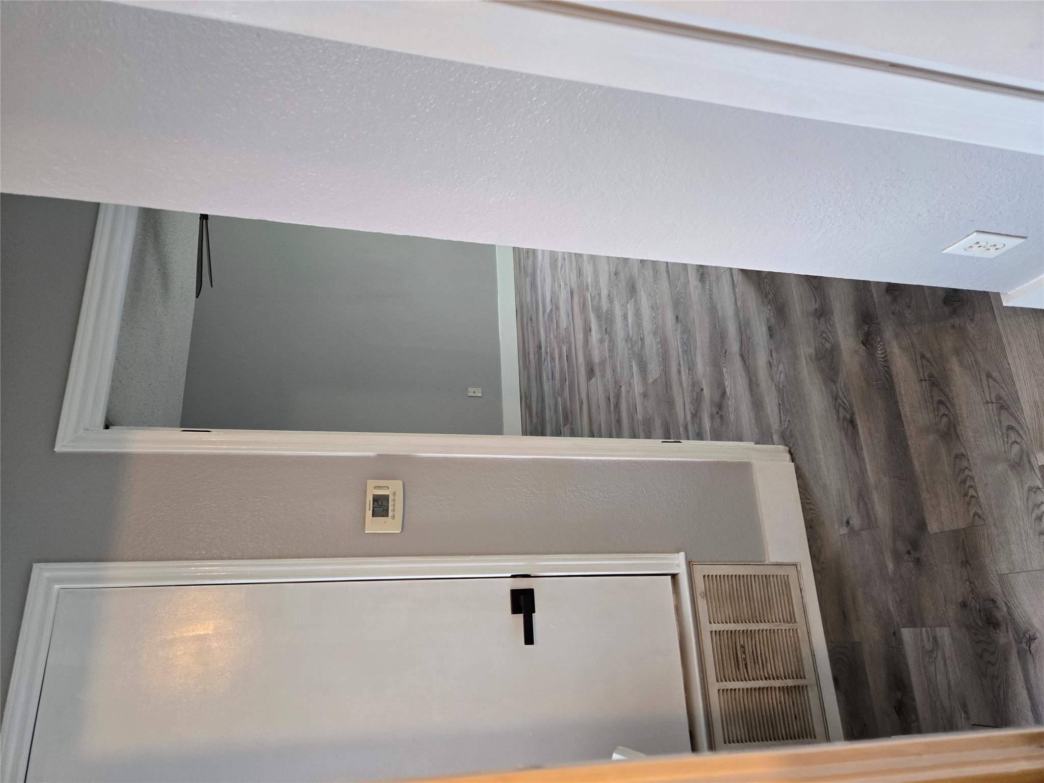 10001 Parliament House Road, Unit A Austin, TX 78729 - Photo 19 of 25 front view of a small room