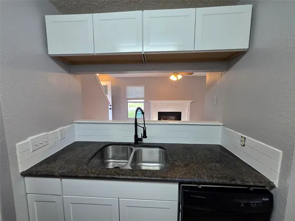 $1,500 | 10001 Parliament House Road, Unit A, Austin, TX 78729