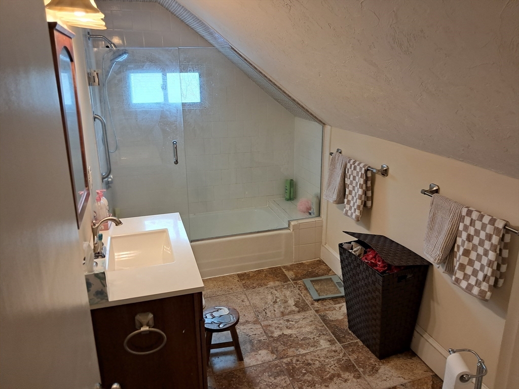 187 Hamilton Street Saugus, MA 01906 - Photo 19 of 35