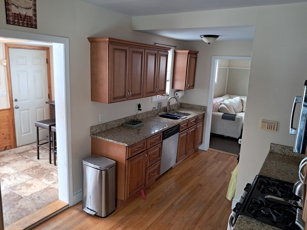 187 Hamilton Street Saugus, MA 01906 - Photo 9 of 35