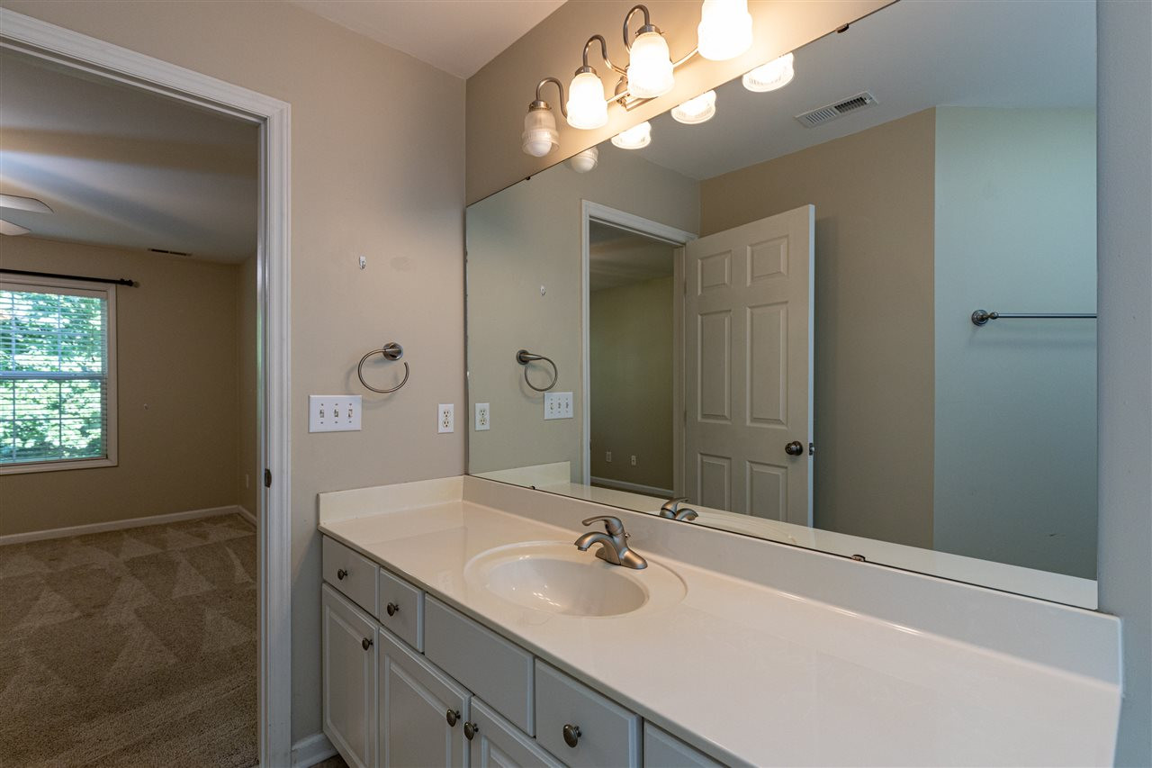 3812 Wellington Ridge Loop, Unit 12 Cary, NC 27518 - Photo 24 of 30 Bathroom