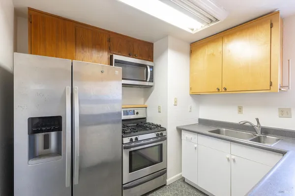 $1,350,000 | 411 Walten Way, Windsor, CA 95492