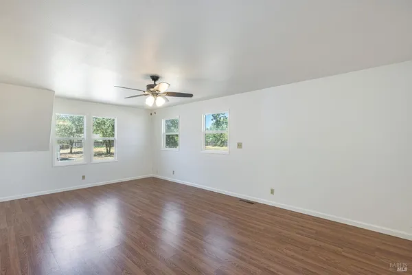 $1,350,000 | 411 Walten Way, Windsor, CA 95492