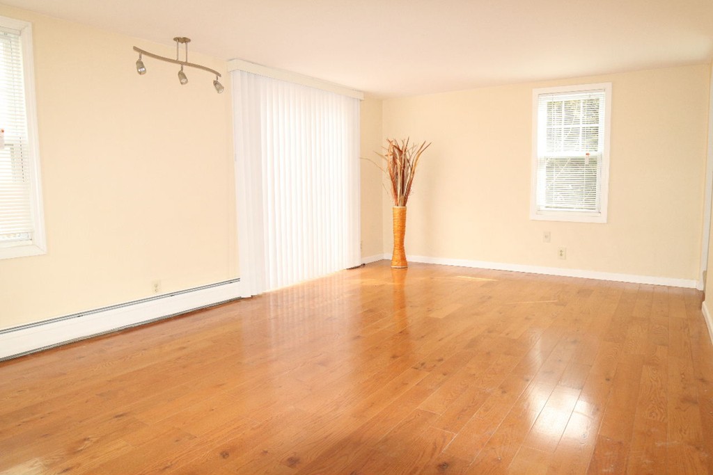 23 Morningside Terrace West Springfield, MA 01089 - Photo 3 of 9 Gallery Image 3