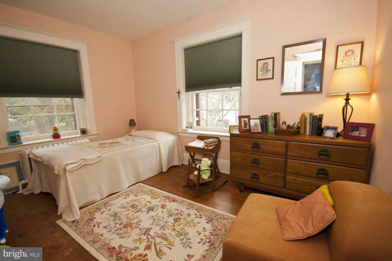 3807 Fenchurch Road Baltimore, MD 21218 - Photo 19 of 28 Bedroom