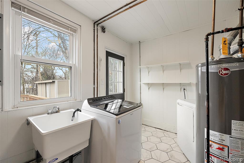 2046 Yorkshire Road Birmingham, MI 48009 - Photo 29 of 43
