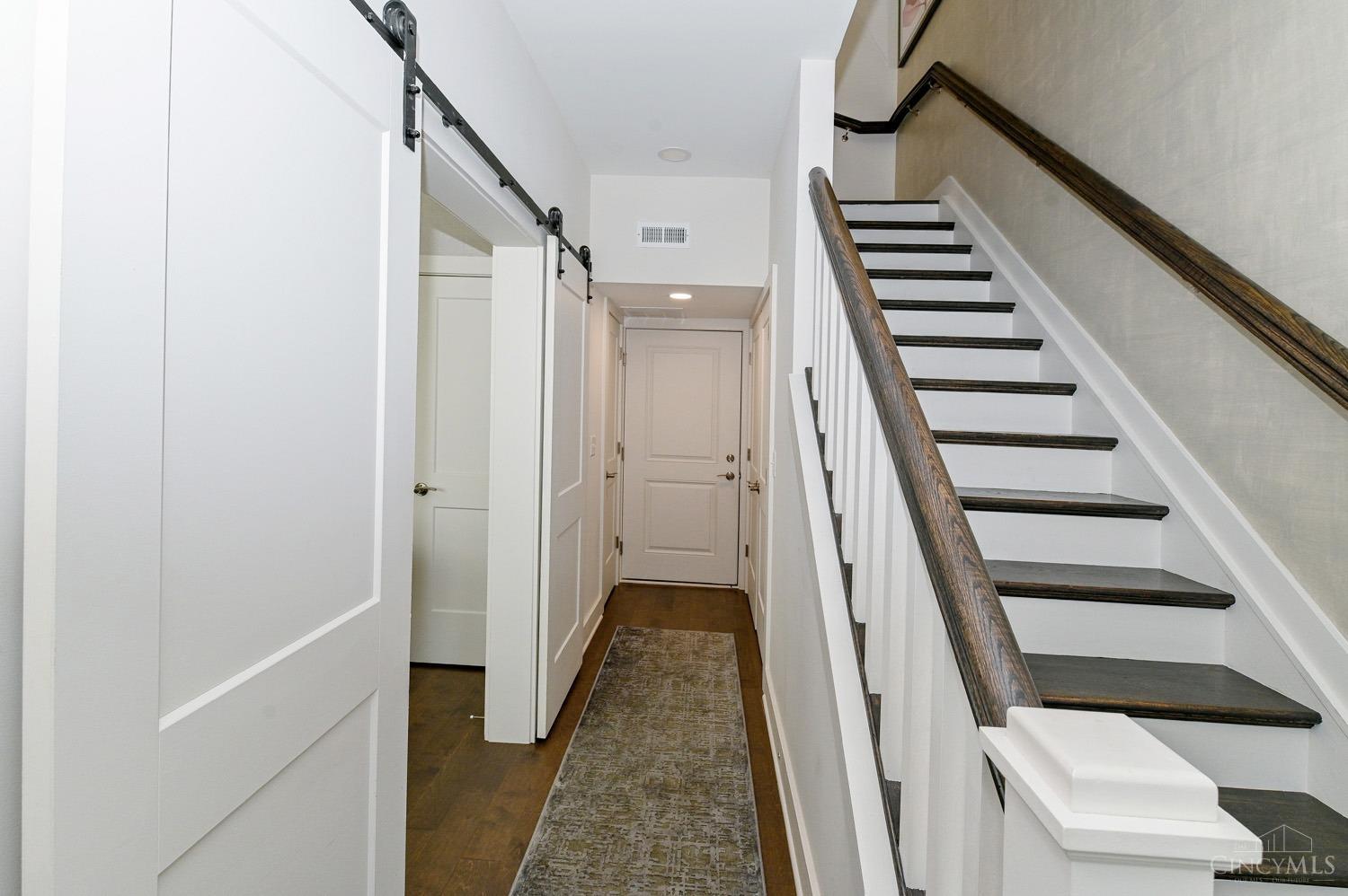 3916 Edwards Road, Unit D Cincinnati, OH 45209 - Photo 4 of 45