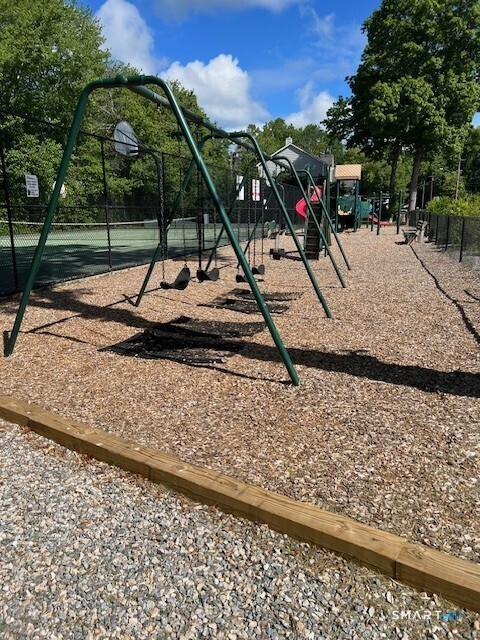 7 Edge Hill Road East Lyme, CT 06357 - Photo 30 of 36