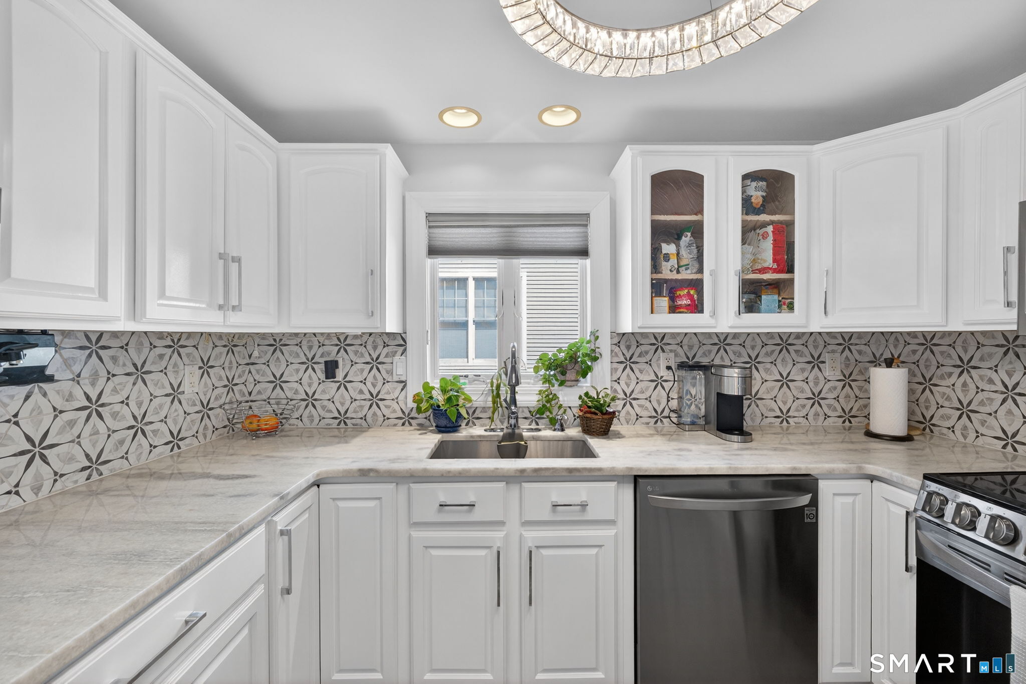 7 Edge Hill Road East Lyme, CT 06357 - Photo 6 of 36