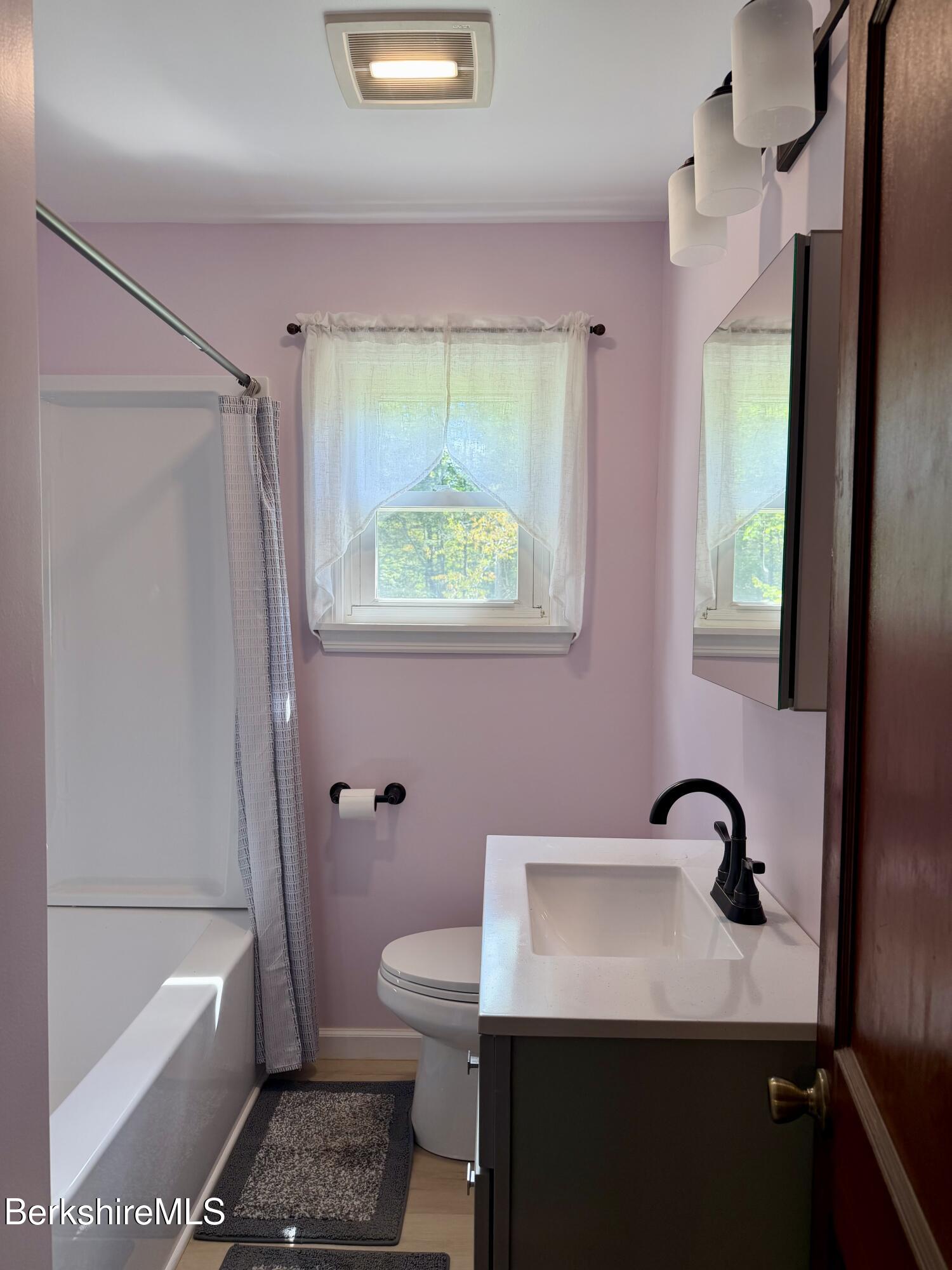 1100 Middle Road Clarksburg, MA 01247 - Photo 23 of 30 Bathroom