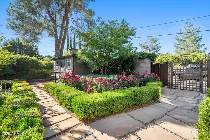 49 Prochnow Road Sedona, AZ 86336 - Photo 11 of 76 49 gated entry 2