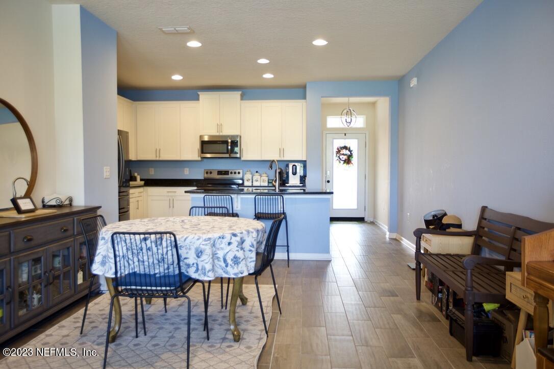 272 Servia Drive St. Johns, FL 32259 - Photo 5 of 40 Dining/Kitchen