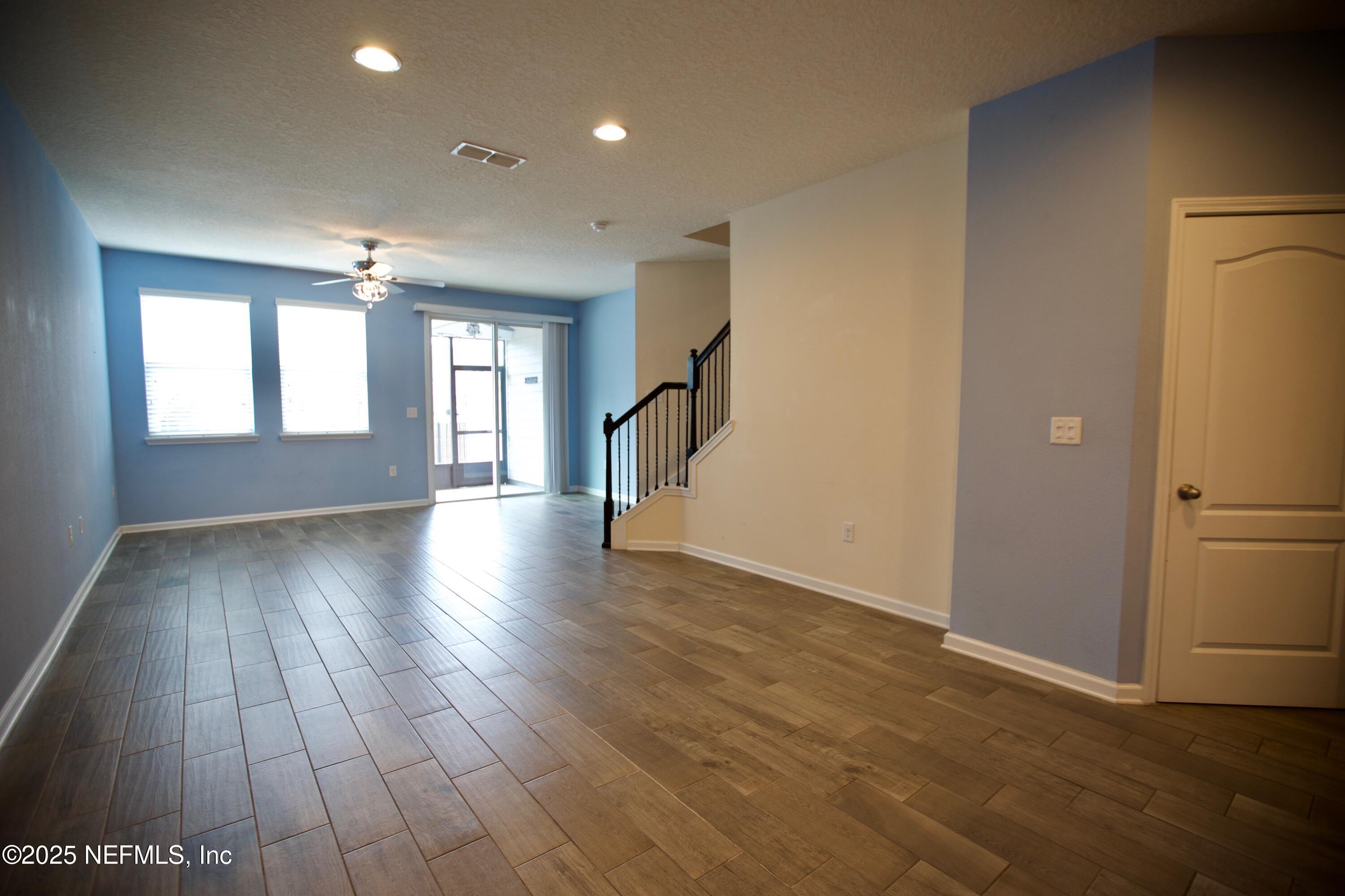 272 Servia Drive St. Johns, FL 32259 - Photo 6 of 40 Living Room