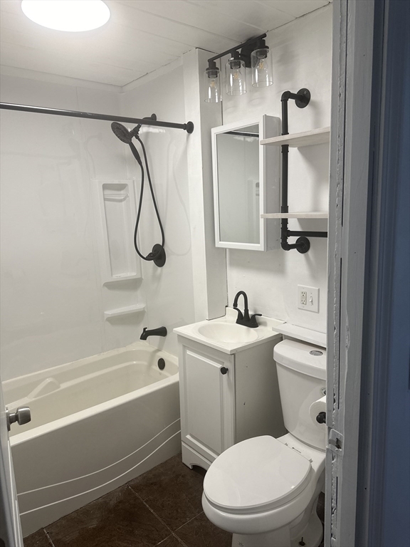 14 Woodlawn Street, Unit 2 Springfield, MA 01108 - Photo 5 of 9