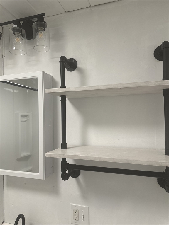 14 Woodlawn Street, Unit 2 Springfield, MA 01108 - Photo 6 of 9