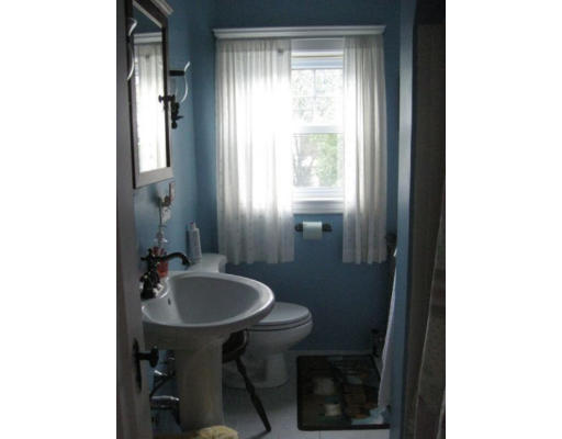 178 Holbrook Road Quincy, MA 02171 - Photo 6 of 6 Gallery Image 6