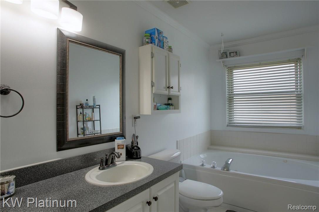 51955 Lillian Road New Baltimore, MI 48047 - Photo 20 of 33 Bathroom.jpg