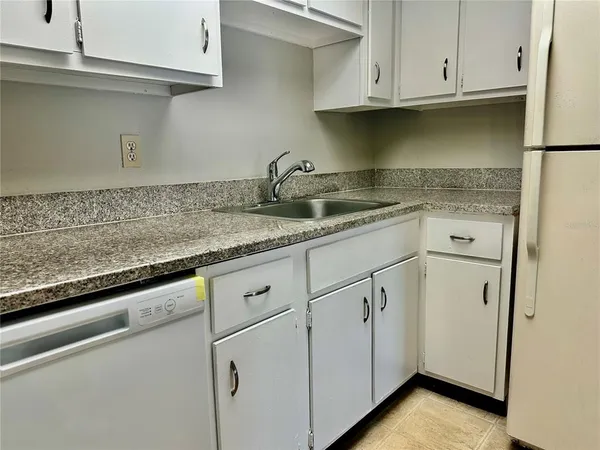 $1,200 | 2517 Caper Lane, Unit 205, Maitland, FL 32751