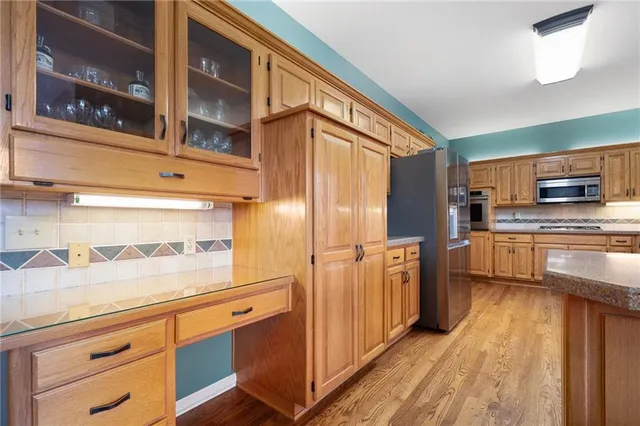 $999,999 | 25601 69th Terrace, Shawnee, KS 66226