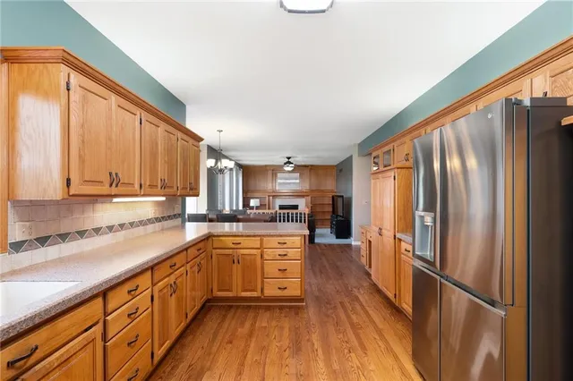 $999,999 | 25601 69th Terrace, Shawnee, KS 66226