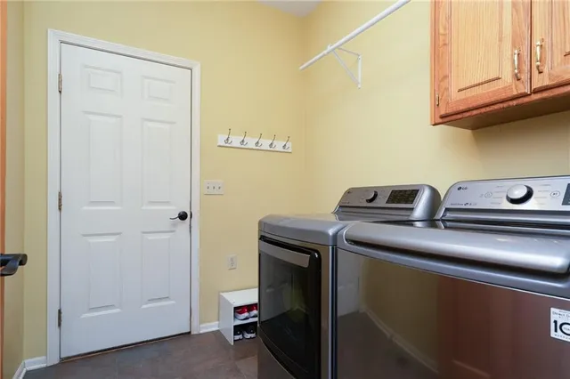 $999,999 | 25601 69th Terrace, Shawnee, KS 66226