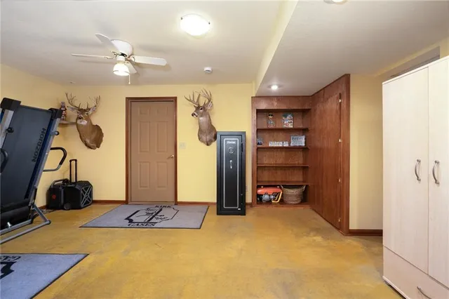 $999,999 | 25601 69th Terrace, Shawnee, KS 66226