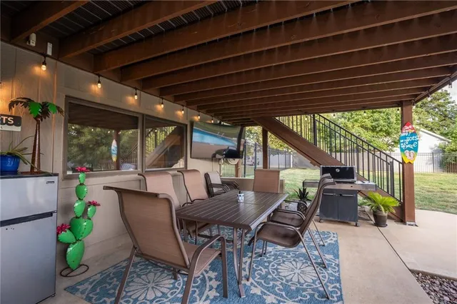 $965,000 | 25601 69th Terrace, Shawnee, KS 66226