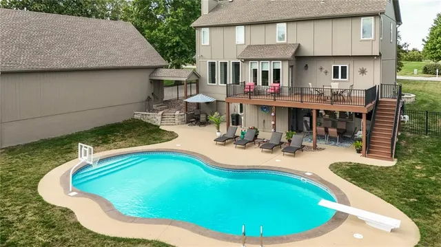 $965,000 | 25601 69th Terrace, Shawnee, KS 66226