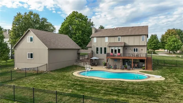 $999,999 | 25601 69th Terrace, Shawnee, KS 66226