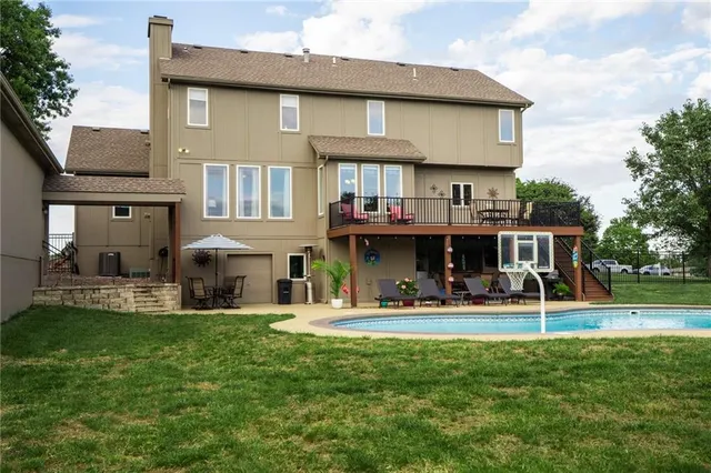 $999,999 | 25601 69th Terrace, Shawnee, KS 66226