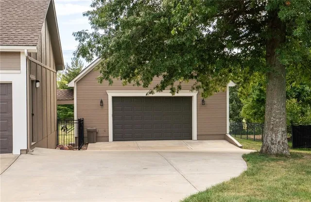 $965,000 | 25601 69th Terrace, Shawnee, KS 66226