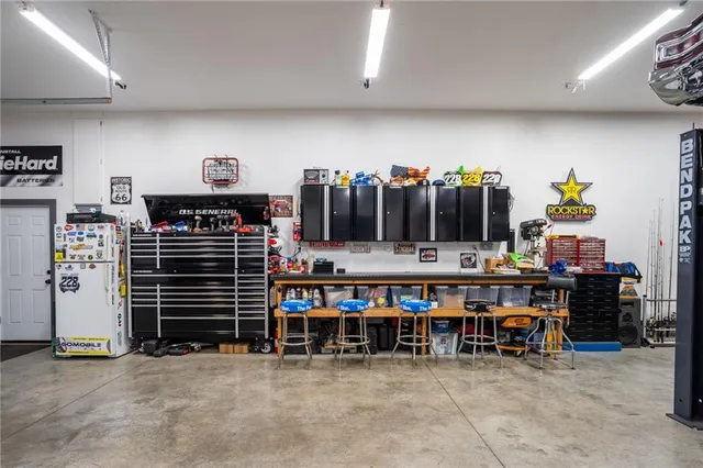 $965,000 | 25601 69th Terrace, Shawnee, KS 66226