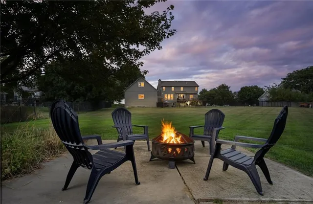 $999,999 | 25601 69th Terrace, Shawnee, KS 66226