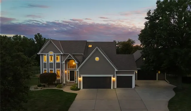 $999,999 | 25601 69th Terrace, Shawnee, KS 66226