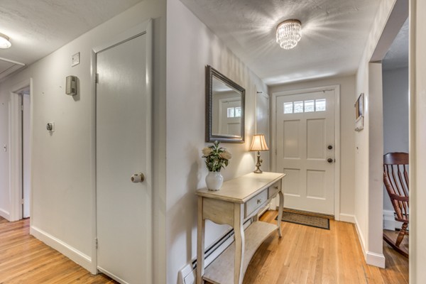164 Boston Rock Road Melrose, MA 02176 - Photo 5 of 30 Gallery Image 5