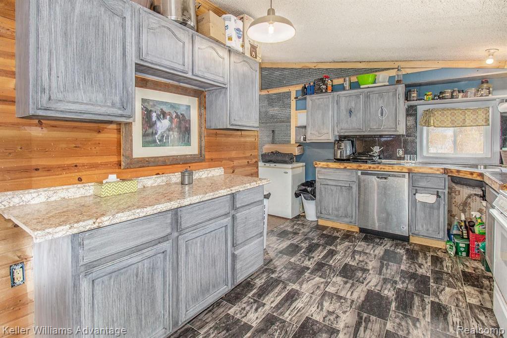 27400 Romine Road New Boston, MI 48164 - Photo 24 of 48 Gallery Image 24