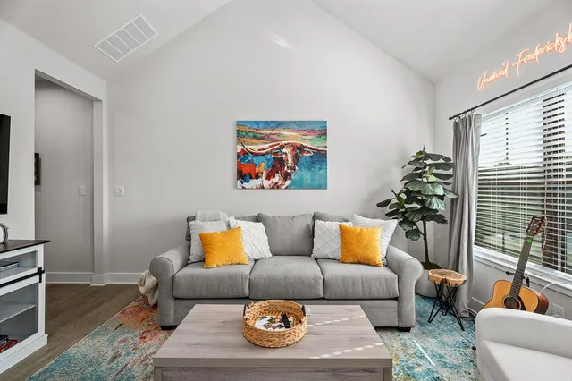 $345,000 | 930 South Eagle Street, Unit 203, Fredericksburg, TX 78624