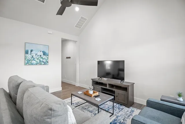 $345,000 | 930 South Eagle Street, Unit 203, Fredericksburg, TX 78624