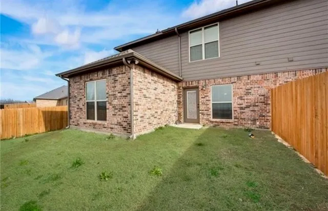 $2,100 | 1005 Skyview Court, Midlothian, TX 76065