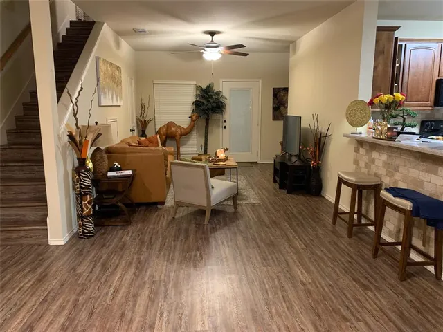 $2,100 | 1005 Skyview Court, Midlothian, TX 76065