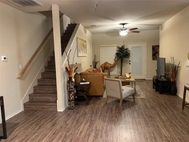 $2,100 | 1005 Skyview Court, Midlothian, TX 76065