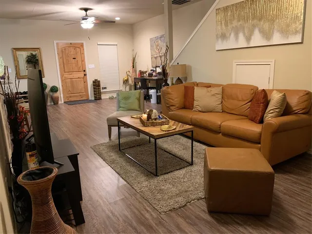 $2,100 | 1005 Skyview Court, Midlothian, TX 76065