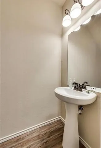 $2,100 | 1005 Skyview Court, Midlothian, TX 76065