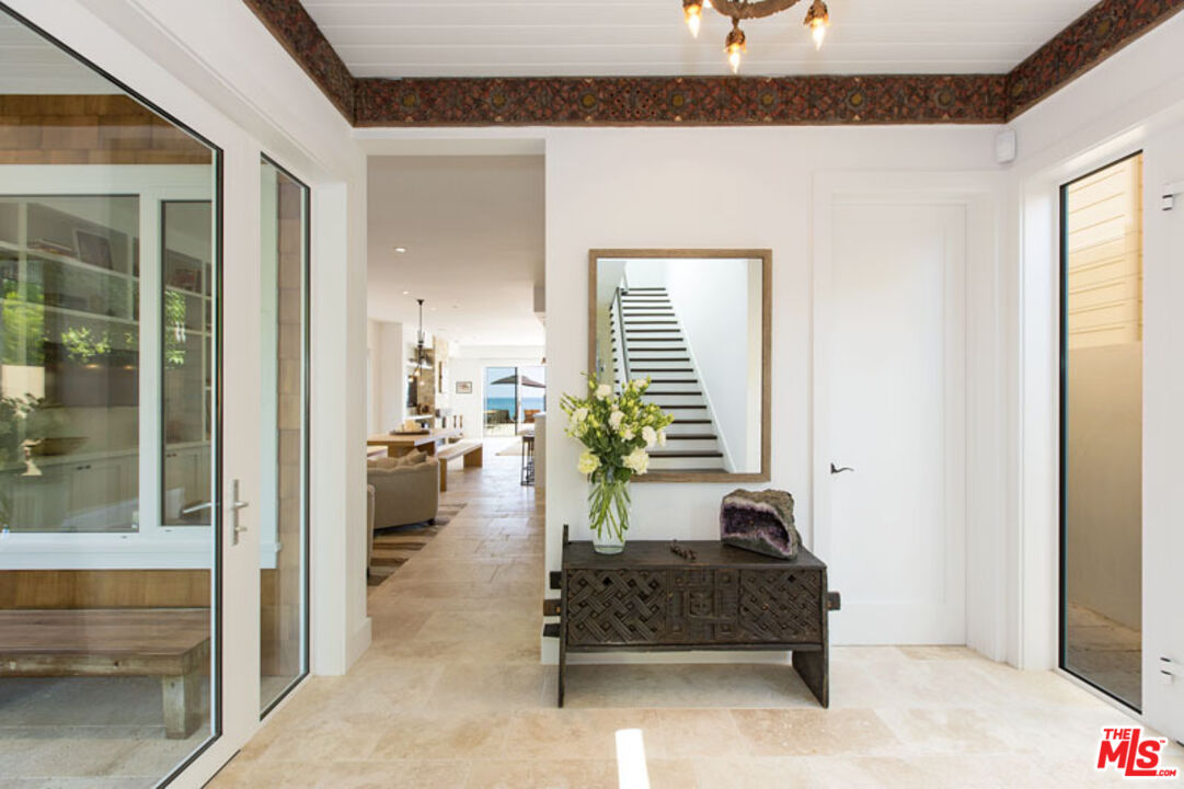 23812 Malibu Road Malibu, CA 90265 - Photo 11 of 44